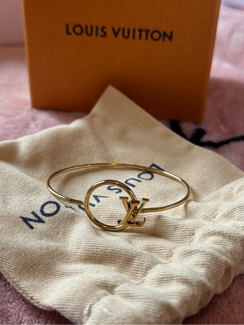 Louis Vuitton Gold LV Circle Bangle
